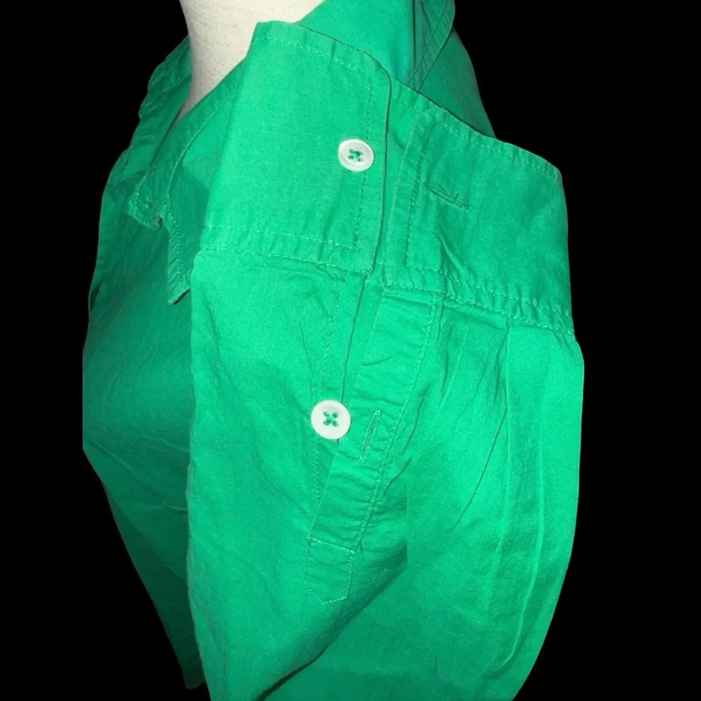 J. Crew Kelly Green Old Money Button Up Shirt Long Sleeve Collared Preppy Blouse